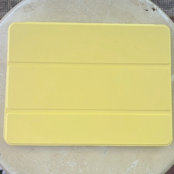 Yellow Full Size Plastic Tablet Case NWT (10.2 “) - Picture 1 of 4